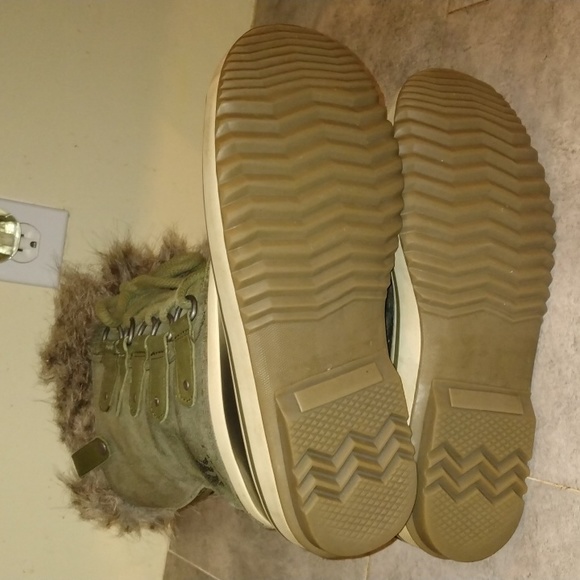 Sorel Boots - Picture 9 of 11